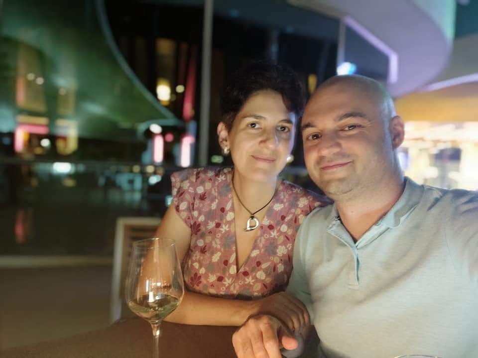 Raúl y Alicia cenando